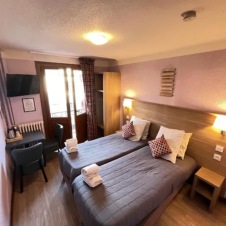 Du Cheval Blanc Hotel 2*